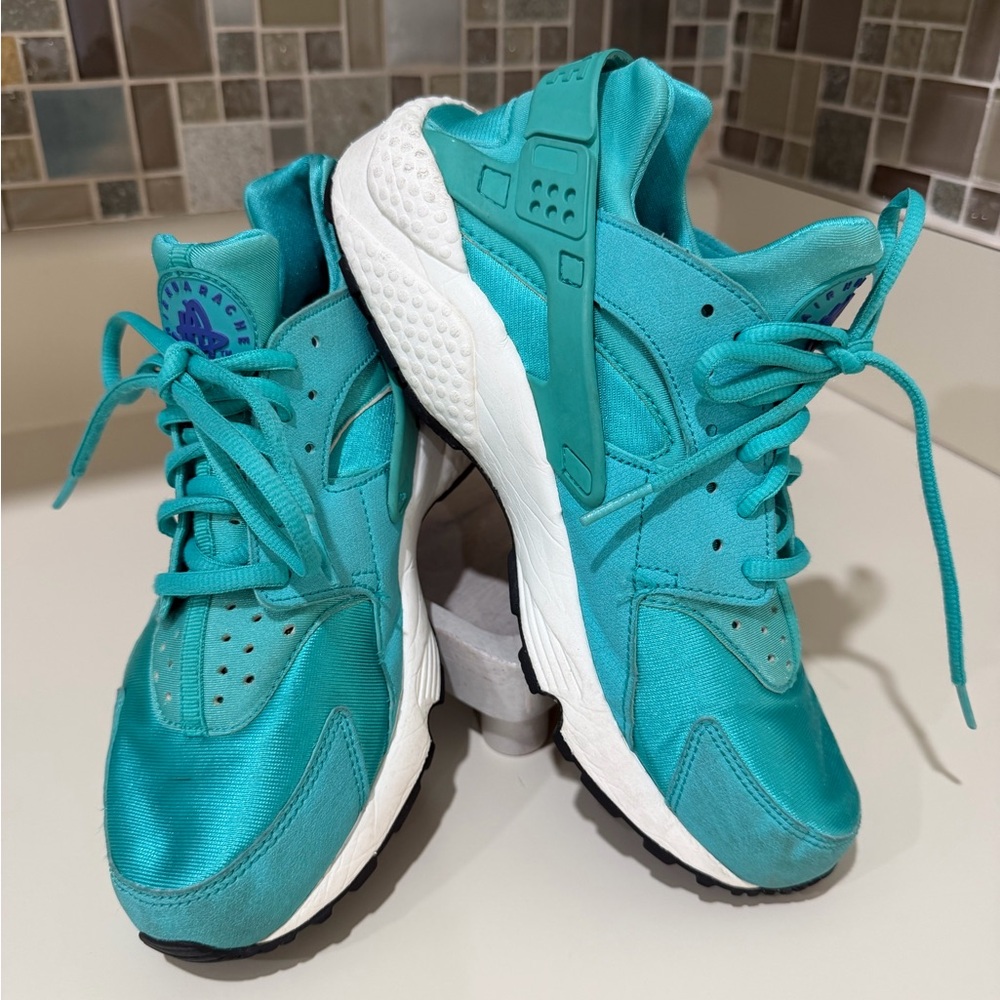 Nike Air Huarache Size 9 Teal/Turquoise Sneakers Lightweight  & Iconic Style - Picture 3 of 12